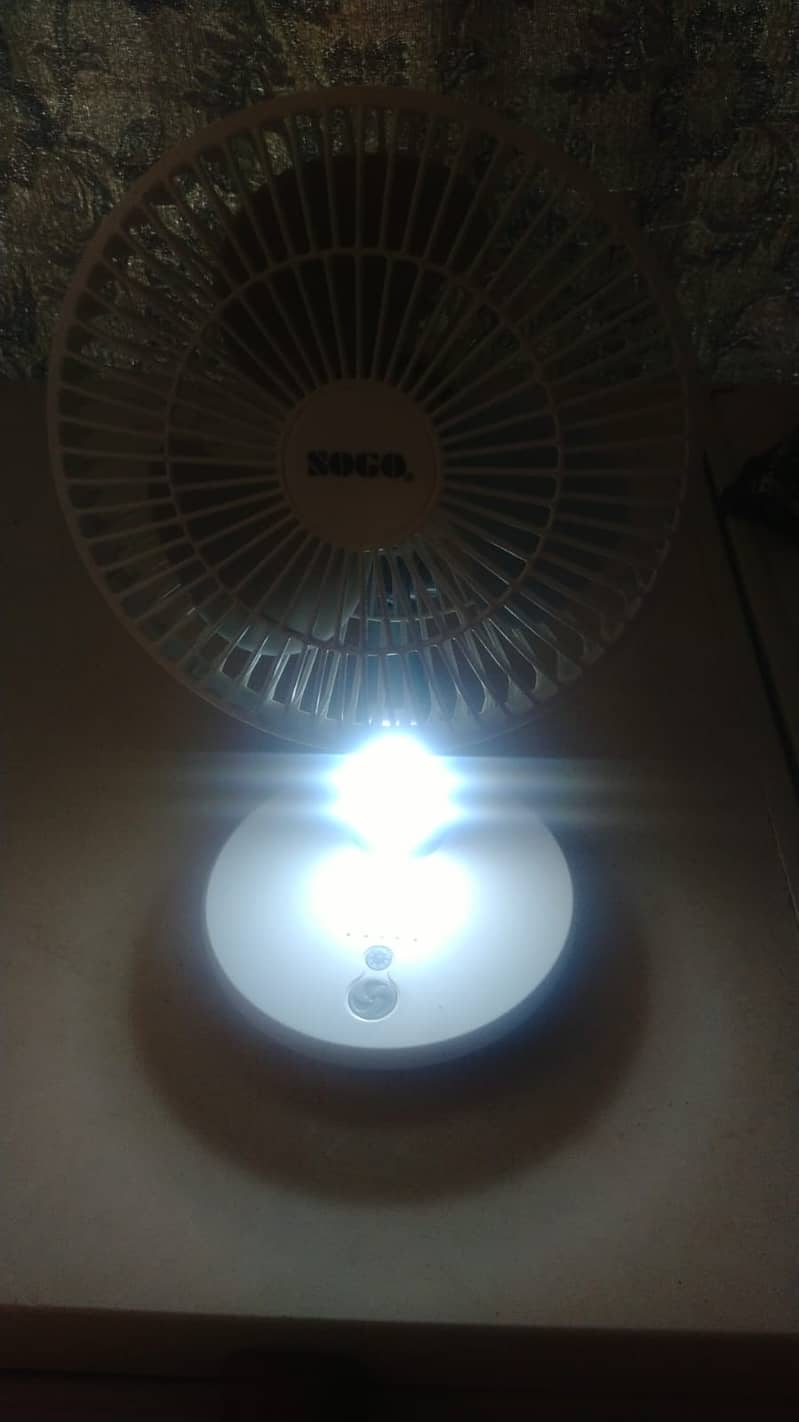 Sogo Rechargeable Fan With lamp 3