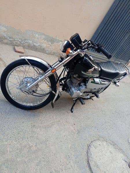 Honda 125 good condition 10 by 10 1