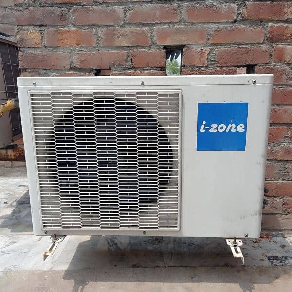 Izone air conditioner 1ton 4