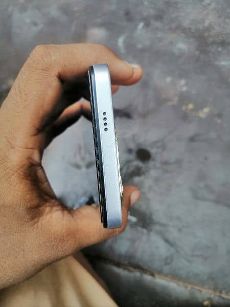 Tecno spark 20 8+8 256 GB 4