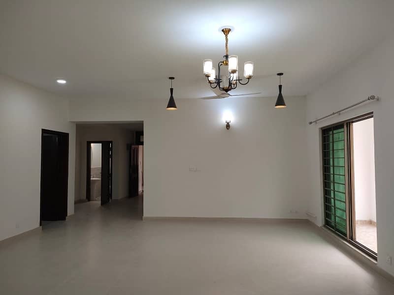 BRAND NEW 12 Marla 4 Bed Flat On Ground Floor Available For Rent In Askari 11 Sec-B Lahore 2