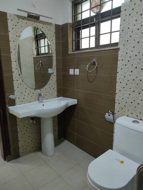 BRAND NEW 12 Marla 4 Bed Flat On Ground Floor Available For Rent In Askari 11 Sec-B Lahore 10