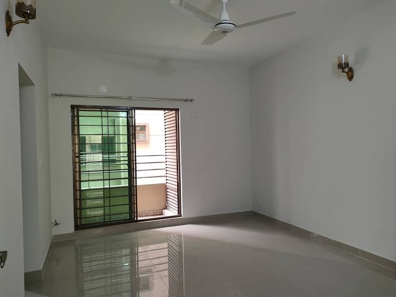 BRAND NEW 12 Marla 4 Bed Flat On Ground Floor Available For Rent In Askari 11 Sec-B Lahore 14