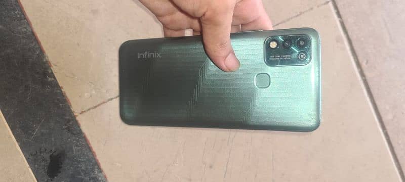 Infinix hot 11 play 4 64. . 6000mah btry exchange possible 5