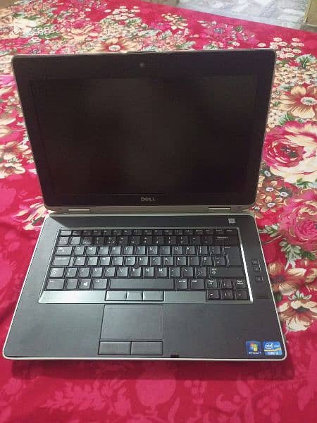 used Dell laptop 4 gb ram i5 only 6 month used 3