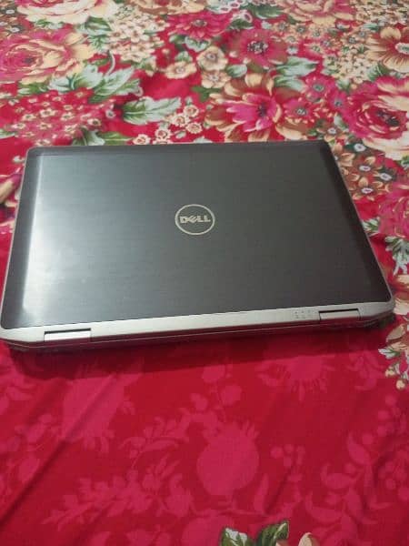 used Dell laptop 4 gb ram i5 only 6 month used 5