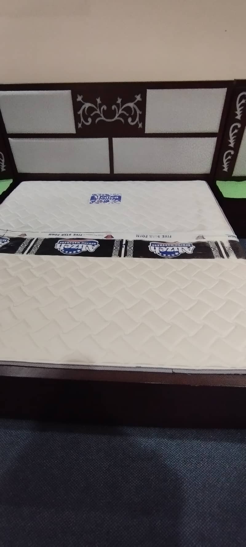 king size Comfortable and  neat and clean medicated mattress 1
