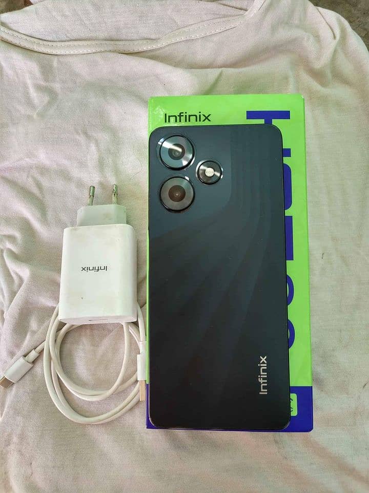 INFINIX HOT 30 8+8 128GB WITH BOX AND CHAGER 1