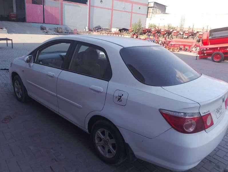 Honda City IDSI 2007 total jenon 8