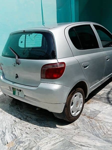 Toyota Vitz 2001 4