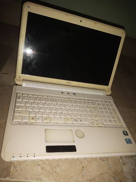 fujistu laptop i3 2nd generation 2