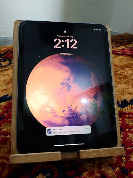 iPad 10th gen | 64gb | Box & Charger 0