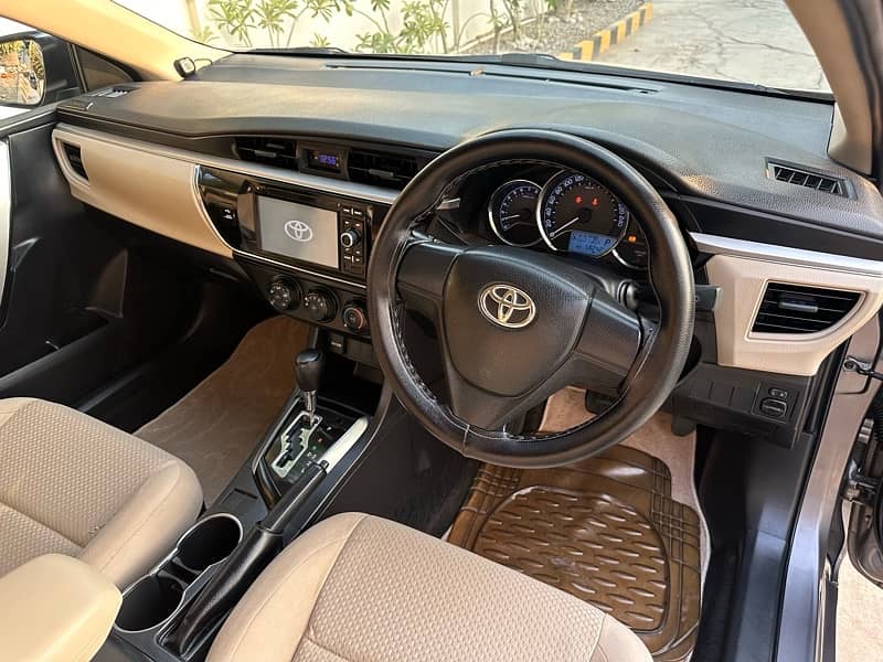 Toyota Corolla 2015 Gli 1.3 Automatic 58000km Extraordinary maintained 11