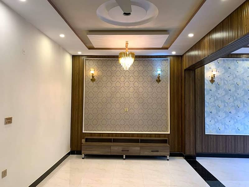 11 Marla Brand New luxury Spanish House available For rent Prime Location Near ucp University or Emporium Mall, Shaukat Khanum Hospital 3
