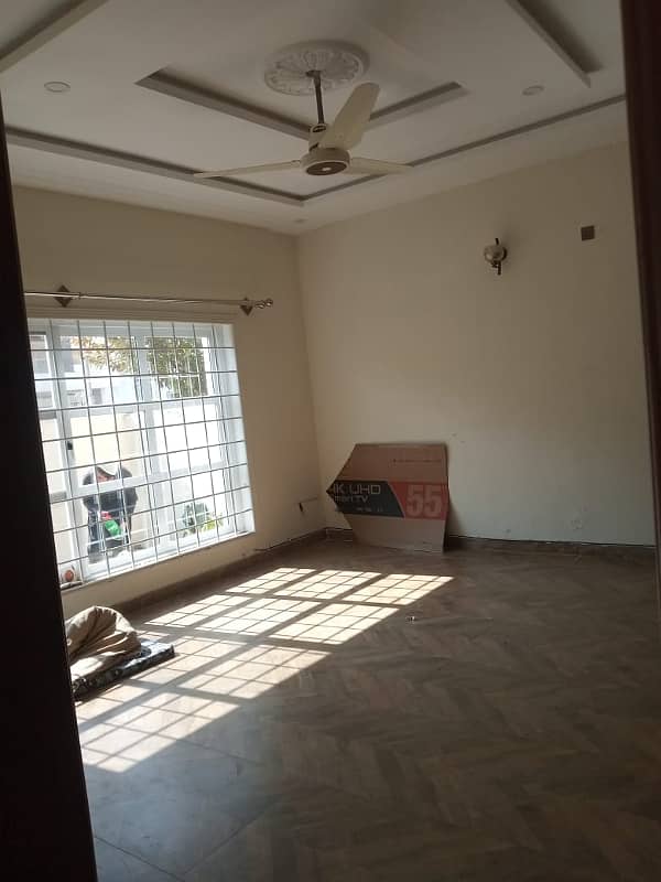 10 Marla Double Unit House, 5 Bed Room With Attached Bath, Drawing Dinning Kitchen, T. V Lounge, Servant Quarter 2