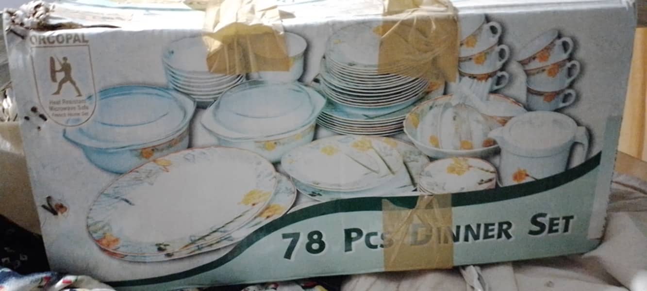 78 p Thailand  Porcelain Imported Dinner set Diner ware 4