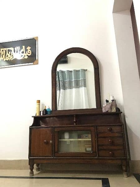 Dressing table 6