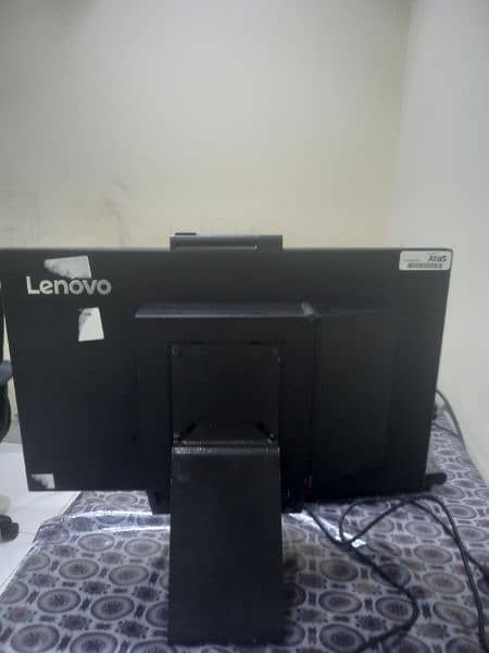 Lenovo tio22gen3 monitor 0
