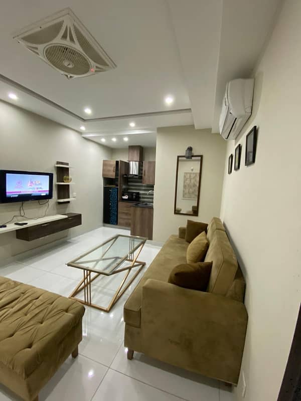 One bedroom VIP apartment for rent short time(2to3hrs) in bahria town 3