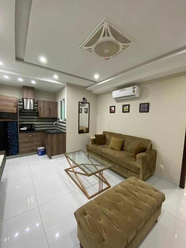 One bedroom VIP apartment for rent short time(2to3hrs) in bahria town 5