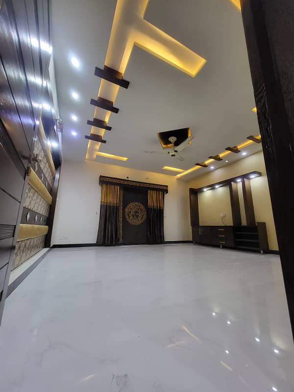 11 Marla Brand New luxury Spanish House available For rent Prime Location Near ucp University or Emporium Mall, Shaukat Khanum Hospital 8