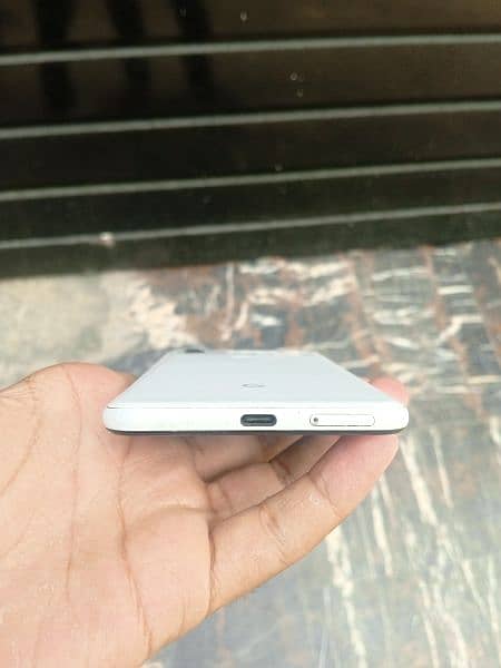 Google pixel 3xl 10 by 10 condition water pack 1