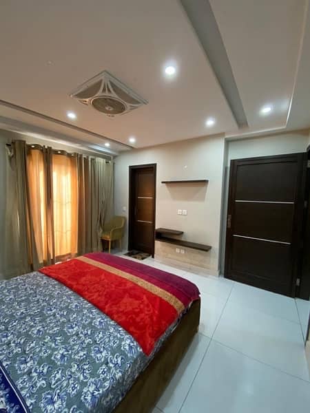 One bedroom VIP apartment for rent short time(2to3hrs) in bahria town 8