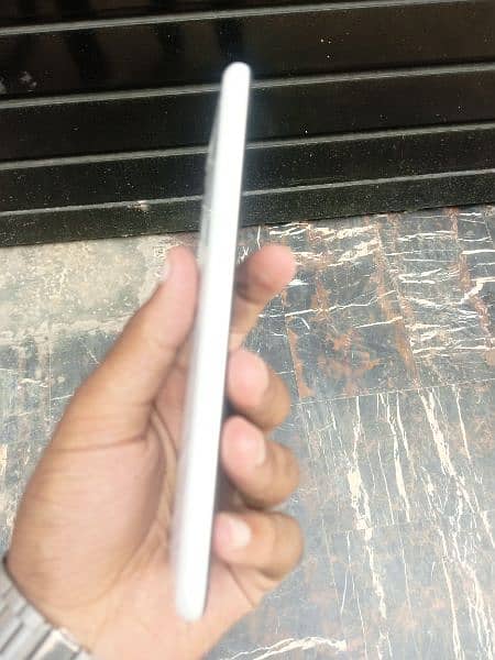 Google pixel 3xl 10 by 10 condition water pack 2
