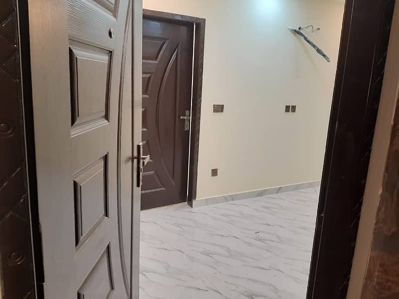 1BED APORTMENT IS AVAILABLE FOR SALE IN SECTOR F IQBAL BLOCK BAHRIA TOWN LAHORE 12