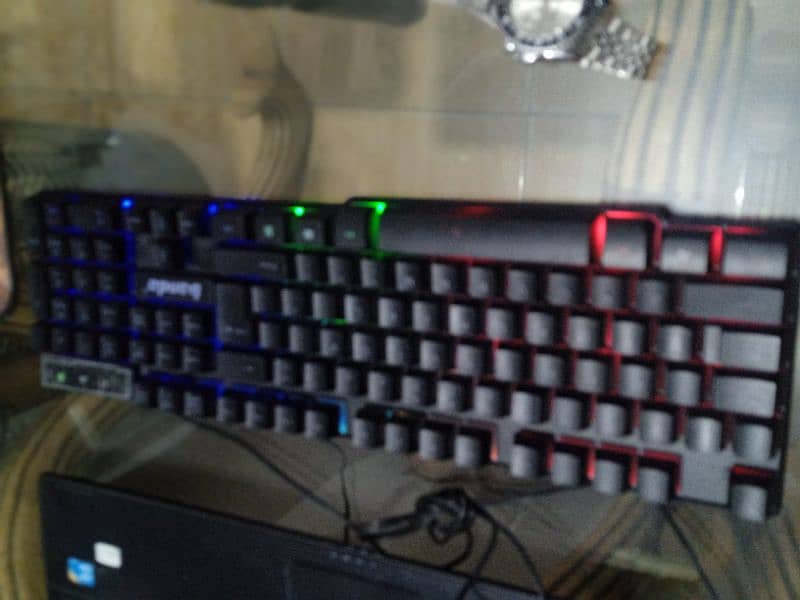 Banda gaming RGB keyboard 0