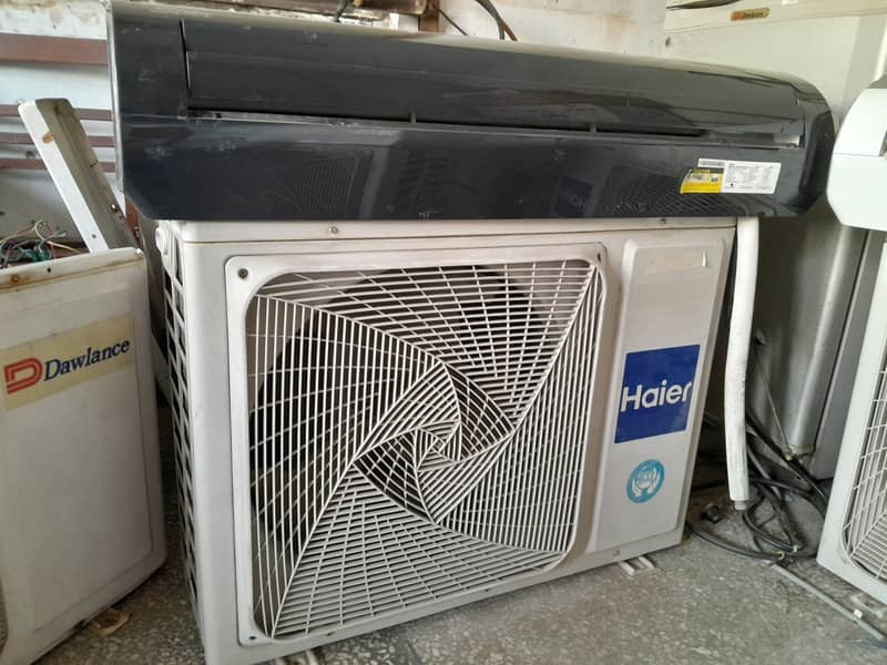 Haier 1.5 Ton Inverter Ac for sale. Contact number 03175720260. 3