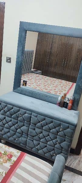 Bed set grey with 2 side table and dressing table 3