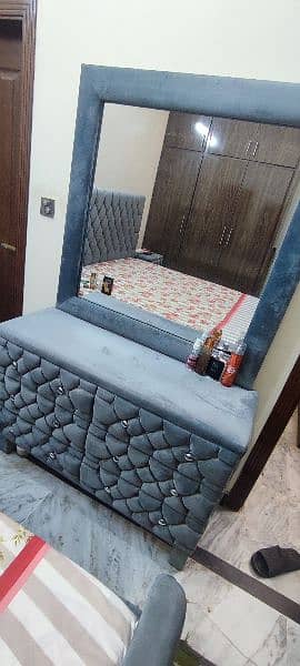 Bed set grey with 2 side table and dressing table 4