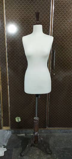 display mannequin 0