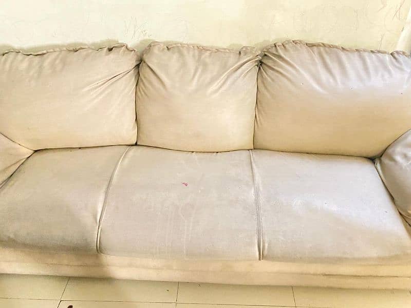 3 Seater sofa for sale 0