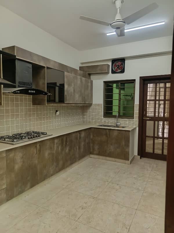 ASKARI 11 BRAND NEW 10 MARLA APARTMENT AVAILABLE FOR RENT 10