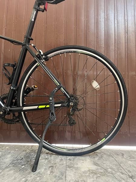 Trinx R700 Road bike 1