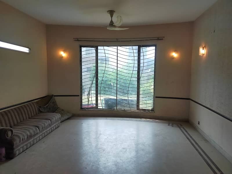 20 Marla Beautiful House Available For Rent In Johar Town 12