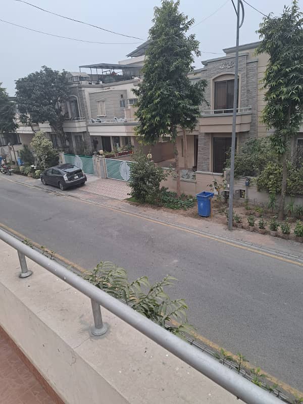 10 Marla Facing Park House For Sale In Dream Gardens Lahore 18