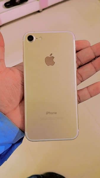 iPhone 7.32 GB good condition srf bettry new lg Vai hy all ok 0