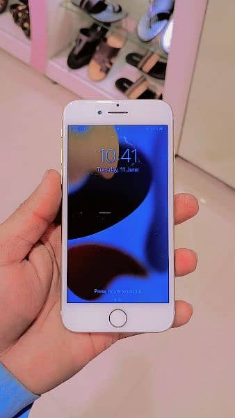 iPhone 7.32 GB good condition srf bettry new lg Vai hy all ok 2