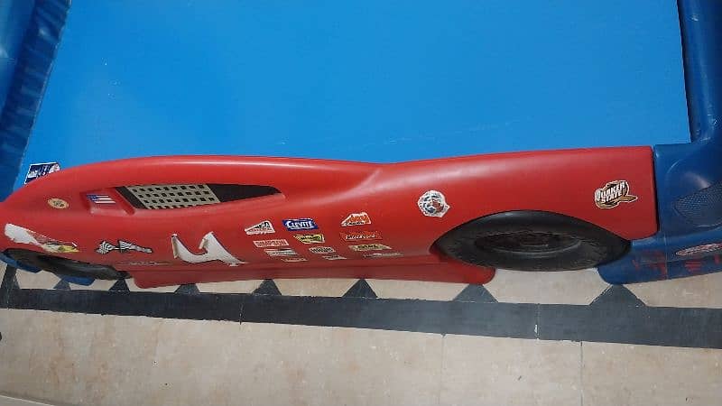 kids race car bed good condition 2