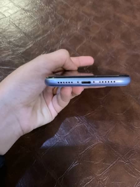 Iphone XR (no scratches) ( 6 months money back warranty) 3
