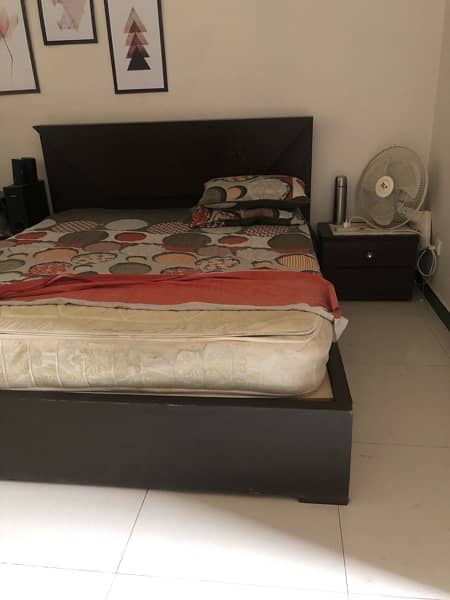 King size Bed with 2 side tables, 1 King size matress, 1 dressing 3