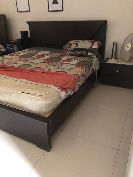 King size Bed with 2 side tables, 1 King size matress, 1 dressing 4