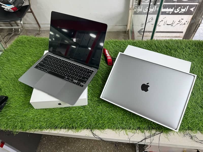 2020 MacBook Air 13.3” Core i3 Ram 8 SSD 256 Excellent Conditio 3
