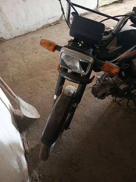 selling Honda 70cc dream 2