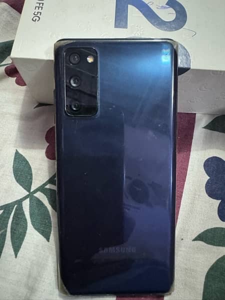 selling samsung s20 fe 5g sim time available  cloud navy 6/128 0
