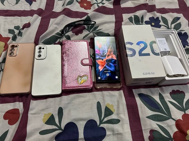 selling samsung s20 fe 5g sim time available  cloud navy 6/128 2