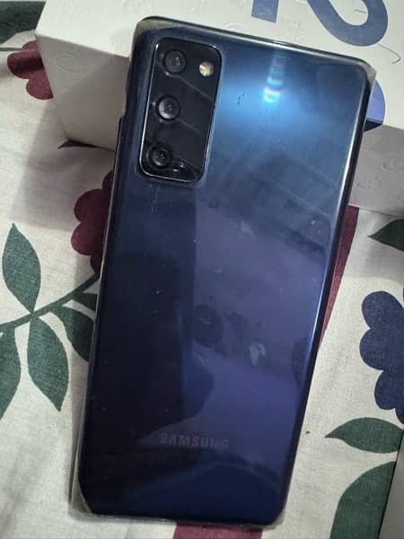 selling samsung s20 fe 5g sim time available  cloud navy 6/128 3